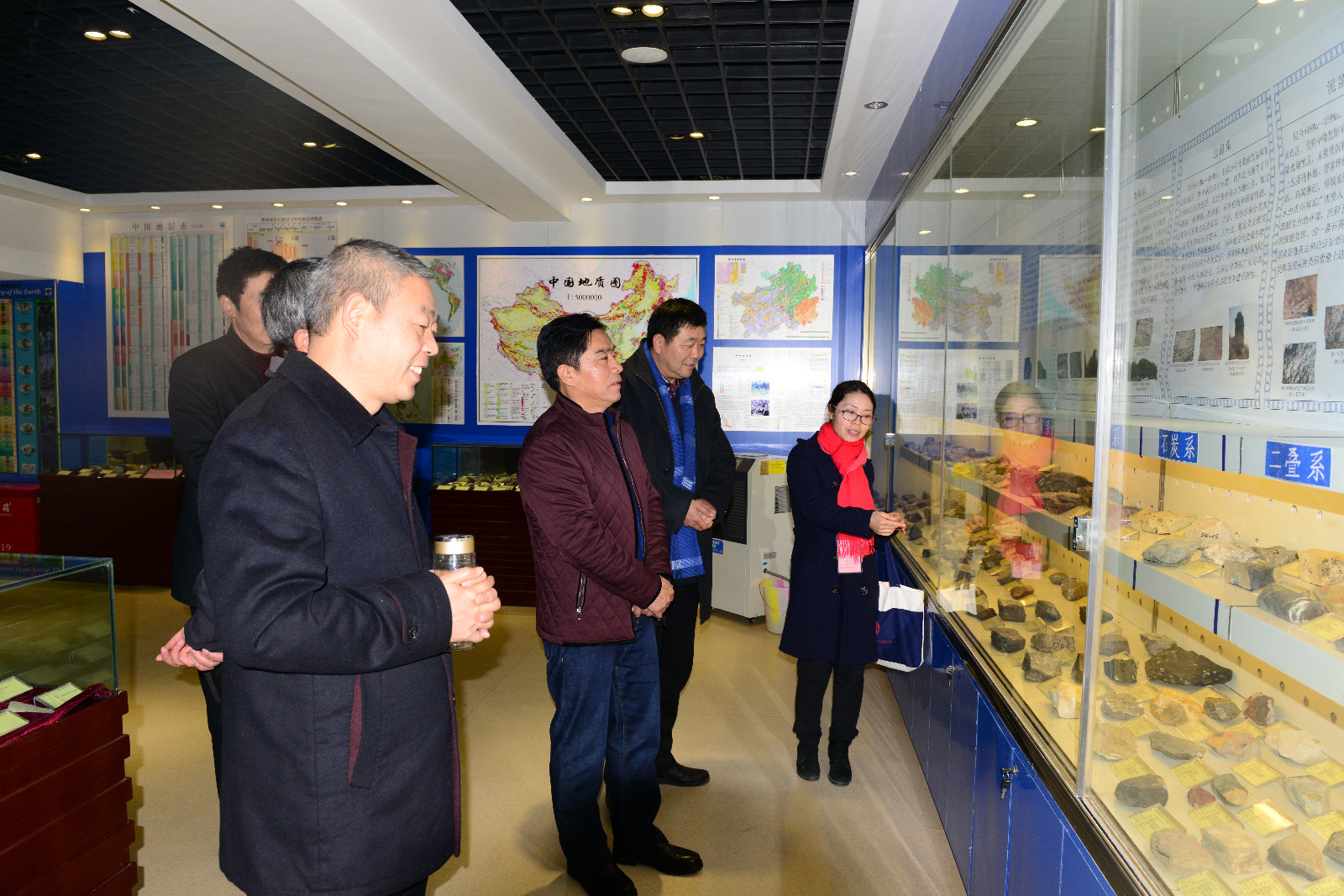 参观106队陈列室