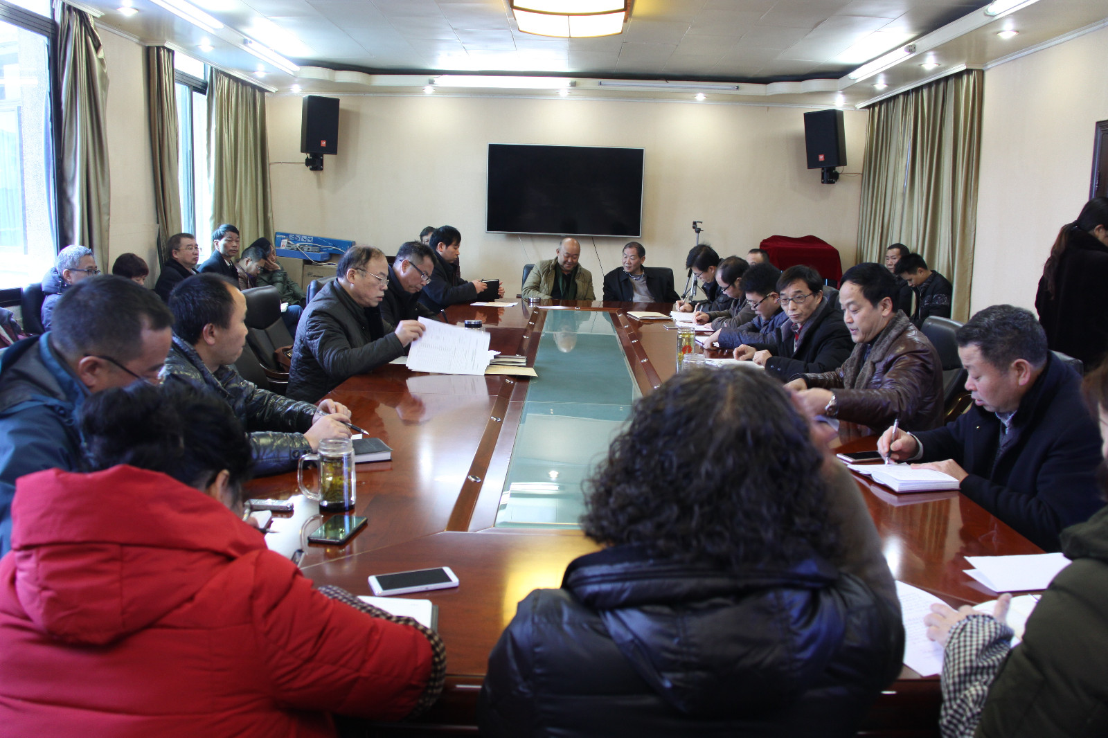 局党建及党风建设考评组到112地质队开展考核测评工作（骆娟摄）