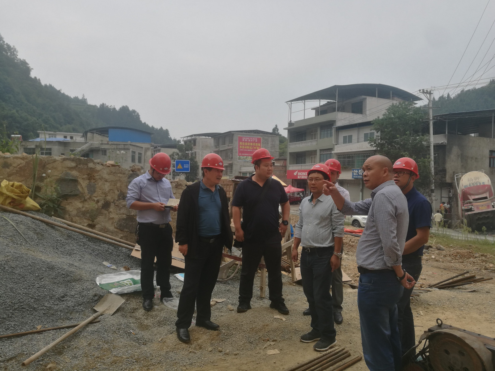 朱春孝副局长到工地实地指导检查