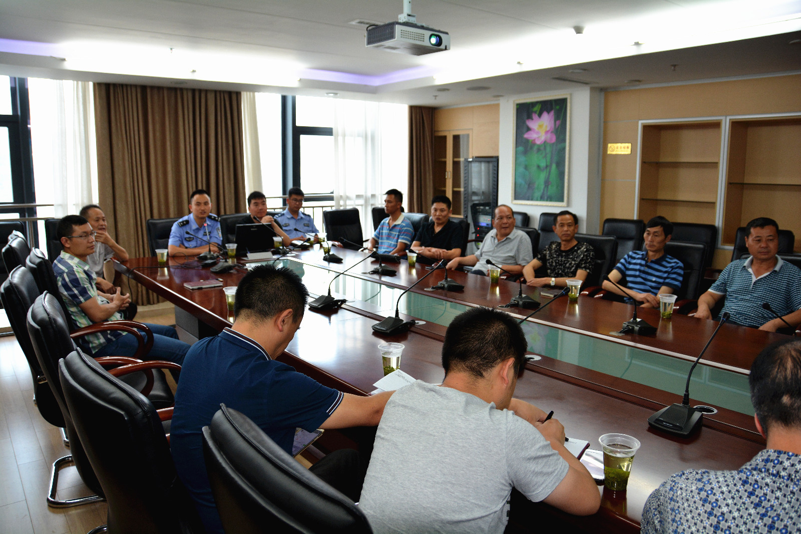 （6.22）【基层动态】局机关服务中心开展交通安全知识培训（杨亚摄）