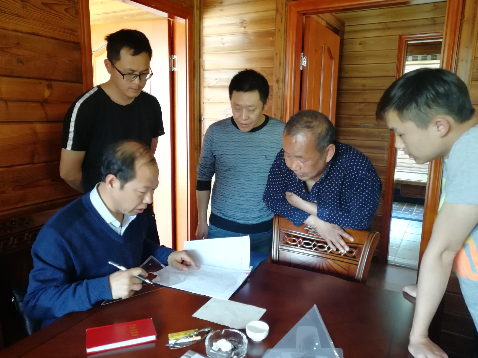 3.2018年4月17日,队长舒多友在印江县高位排查项目组进行检查及指导工作 3.2018年4月17日,队长舒多友在印江县高位排查项目组进行检查及指导工作