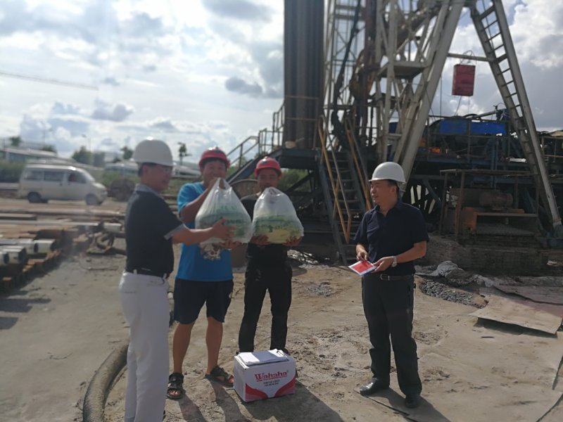 党委书记方显祥、队长韩忠强对清镇体育局训练中心地热施工机台开展慰问 党委书记方显祥、队长韩忠强对清镇体育局训练中心地热施工机台开展慰问