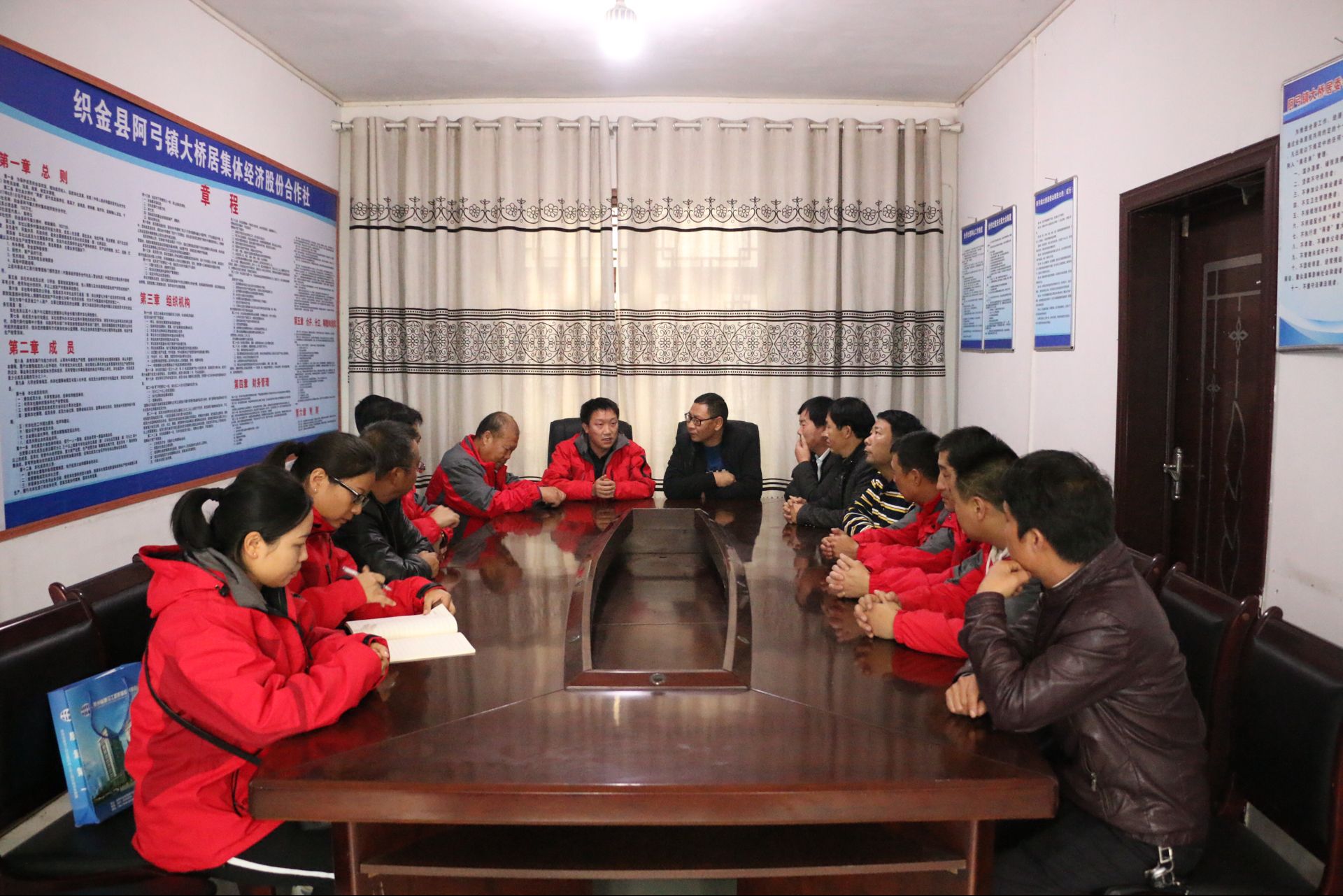 开展交流学习 开展交流学习