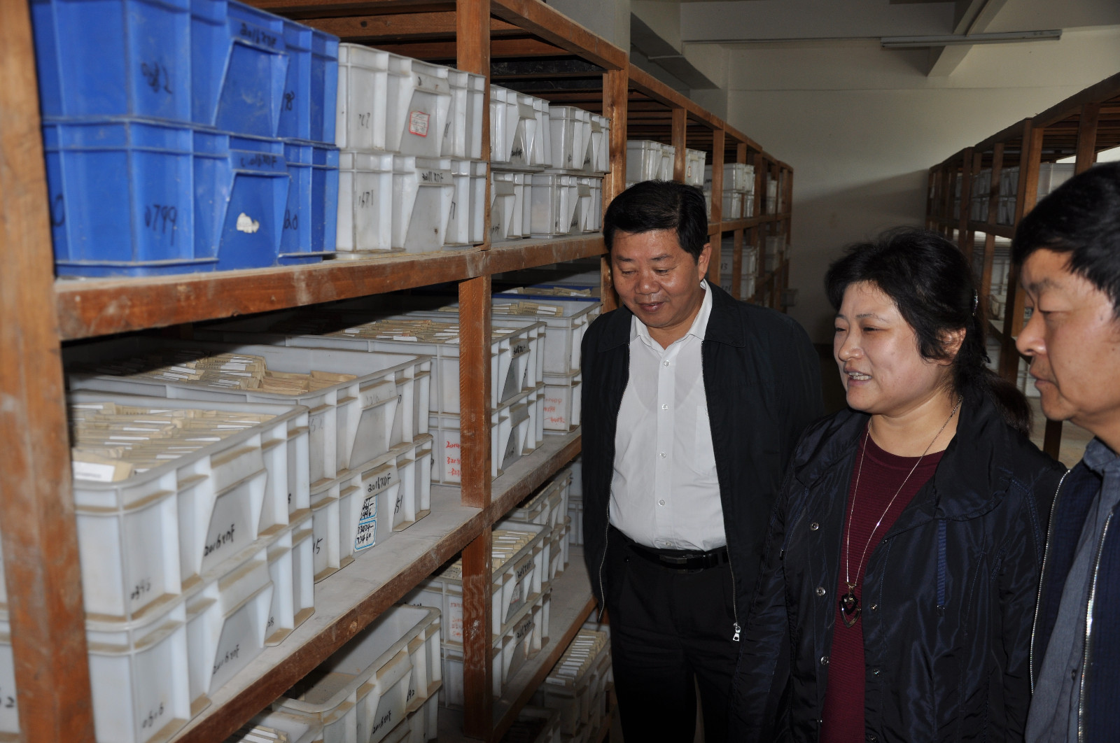 局领导深入局实验室指导耕地质量地球化学调查测试工作10