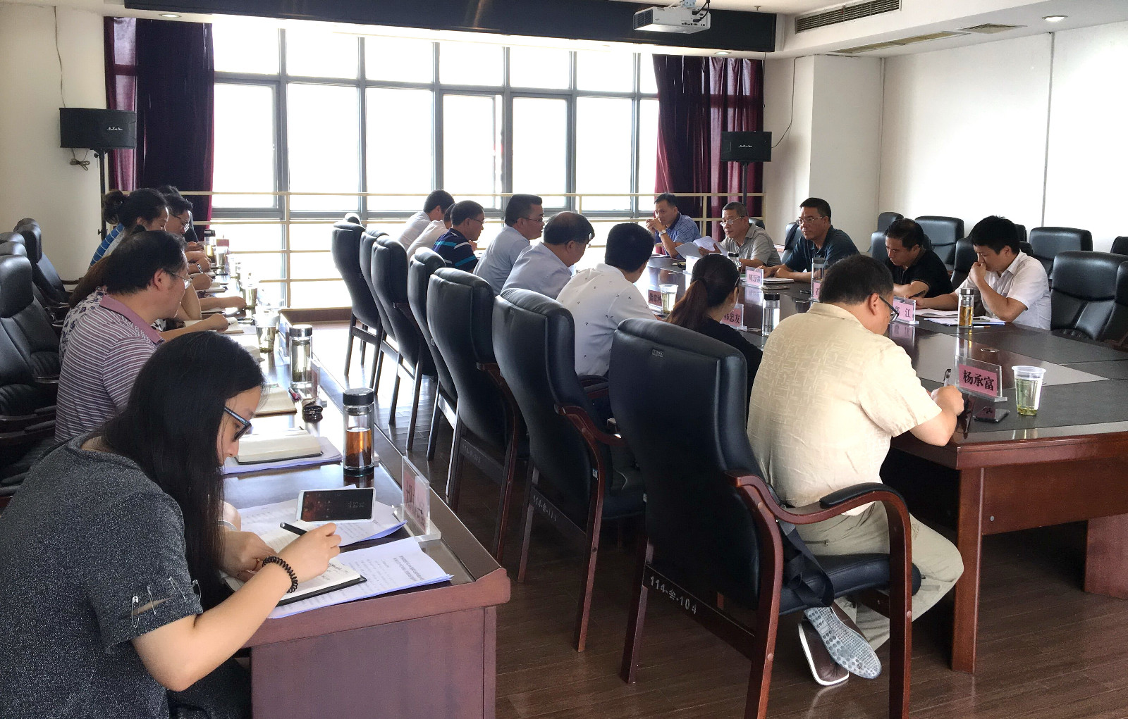 周万强副局长一行到贵州地矿114队调研指导工作